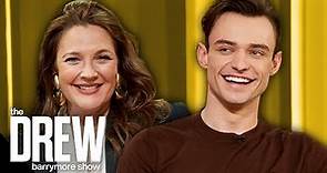 Thomas Doherty Says There's No Way He'd Be in a Throuple In Real Life | The Drew Barrymore Show