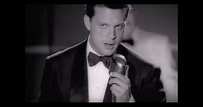 Luis Miguel - "Por Debajo de la Mesa" (Video Oficial)