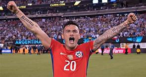 [Video] Charles Aránguiz cumple 34 años y lo celebramos con todos sus goles en la selección chilena