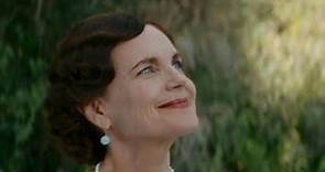 Elizabeth McGovern in Downton Abbey A New Era