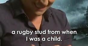 Tom Hiddleston Analyses His... Hands?!