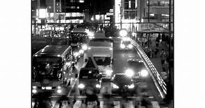 'I'm in Shinjuku, Tokyo.' Shinjuku, Tokyo JAPAN #photography #photographyjapan #bnw_street #streetphotography #streetsnap #highcontrast #tokyo #Japan #shinjuku #monochrome #bnwphotography #사진 #일본 #도교 #흑백사진 #黑白照片 | Takumi Hashimoto Photo gallery
