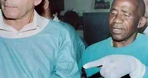 A rare photo of Dr Hamilton Naki (African genius) showing Dr Barnard how to successfully perform the first world's heart transplant. Even Dr Barnard once publicly affirmed that Dr Hamilton Naki was way better than him in performing a surgery (you can check the video on YouTube if you don't believe me). Dr Hamilton Naki was a primary school dropout, he also trained professional medical doctors how to perform a surgery. But Dr Barnard took all the credit 🤷🏿‍♂️