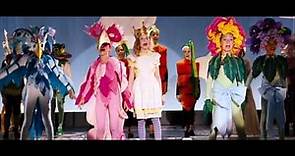 Phoebe in Wonderland (2009) - Welcome Queen Alice