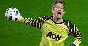 Manchester United's Edwin Van der Sar Proves Why He’s One Of The Best