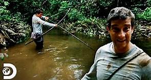 Bear pesca pirañas con arco y flecha en la Amazonia | A Prueba de Todo | Discovery Latinoamérica