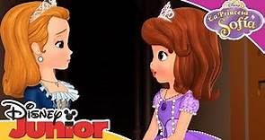 La Princesa Sofía: Momentos Mágicos - Cenicienta ayuda a las Hermanas | Disney Junior Oficial
