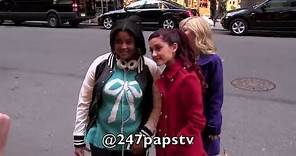 EXCLUSIVE - Ariana Grande gives HOMELESS MAN $20 in NYC (02-26-13)