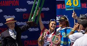 Miki Sudo downs 40 hot dogs to win 8th championship