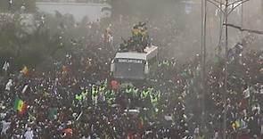 Miles de aficionados reciben a la selección de Senegal tras ganar la Copa Africana de Naciones