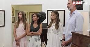 Los reyes de España y sus hijas hicieron su tradicional posado veraniego en Mallorca | ¡HOLA! TV