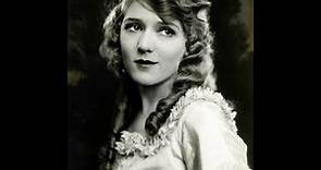 MARY PICKFORD (SILENT MOVIE SWEETHEART)