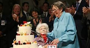 See Del Martin and Phyllis Lyon celebrate marriage in 2008