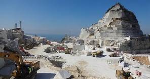 Carrara, la città di marmo. Un viaggio in cava