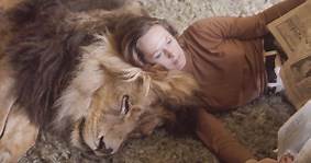 Dakota Johnson Confirms That Tippi Hedren Still Lives with Lions and Tigers