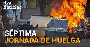 HUELGA del METAL: Nuevos enfrentamientos y barricadas en Cádiz | RTVE Noticias