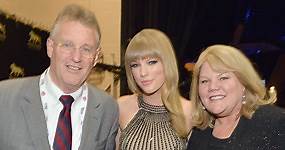 Taylor Swift's Parents, Scott And Andrea, Have Been Married For 35 Years
