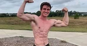 FLEX AND WORKOUT AT THE PARK | Sebastian Anderson