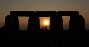 La magia del solstizio d'estate a Stonehenge - Video