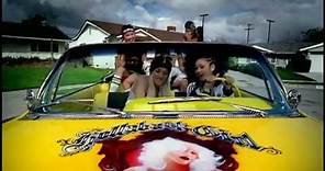Gwen Stefani - Hollaback Girl Official Music Video