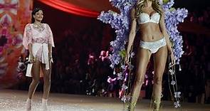 Top 10 Candice Swanepoel's Walks in Victoria's Secret Runway History (2007-2018)