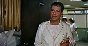 El Doctor Medina ofende al Doctor Villanueva - El Señor Doctor 1965 (Escenas de Películas)