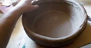 Come creare un vaso e un sottovaso con la tecnica dei colombini in ceramica