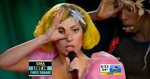 Lady Gaga - Applause (Live @ GMA) [HD]