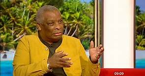 Death in Paradise Christmas Special interview Don Warrington [ subtitled ]