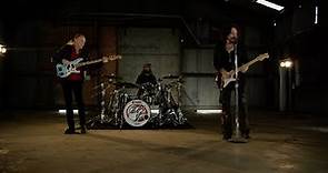The Winery Dogs - Mad World (Official Music Video)