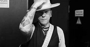 Kiefer Sutherland - This Is How It's Done (Official Video)