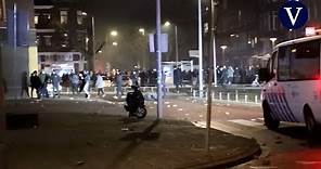 Noche de protestas contra el toque de queda en Holanda
