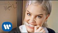 Anne-Marie - 2002 [Official Video]