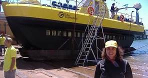 Botadura "Yellow Submarine" para avistaje de ballenas Astillero Contessi. A Puerto Madryn por tierra