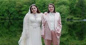 Beanie Feldstein marries Bonnie-Chance Roberts