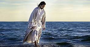 Jesús camina sobre el agua y calma la tempestad
