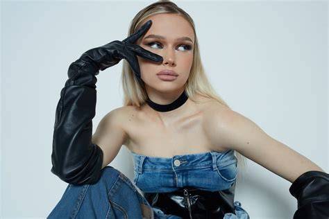 Eva Timush