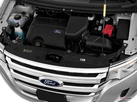 Close-up of the 2014 Ford Edge Limited engine bay