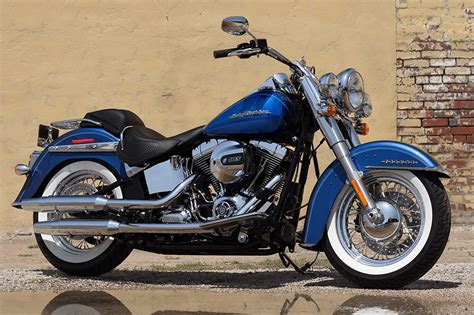 2016 softail deluxe specs