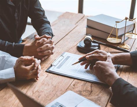 A Comprehensive Guide to Legal Advisors with Trial Experience