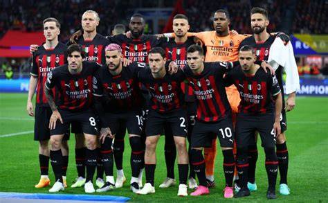 AC Milan team defending together