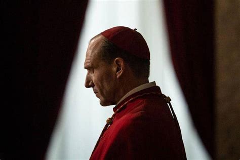 Akting Ralph Fiennes di Conclave