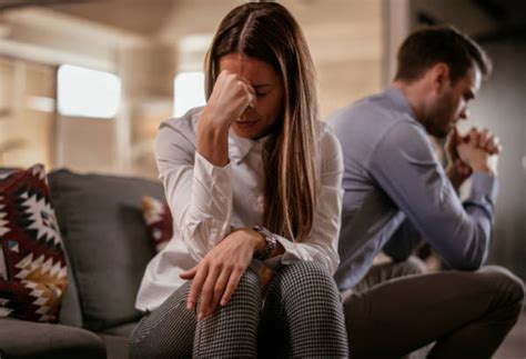 Avoiding a Trial Divorce Lawyer: Strategies for a Less Contentious Split