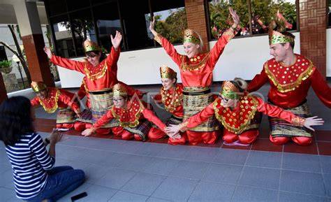 Belajar Budaya