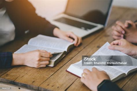 Belajar Firman Tuhan