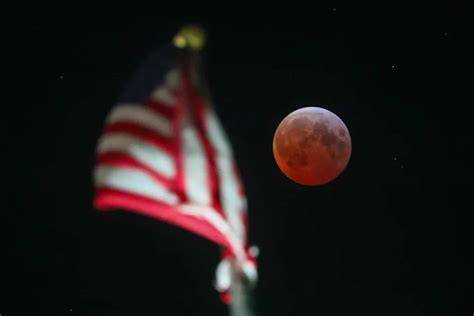 Blood Moon Maret 2025