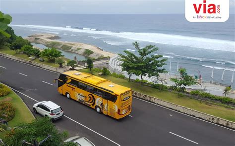 Bus di jalan