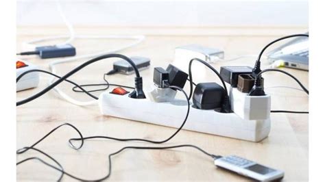 Cabut Kabel Power
