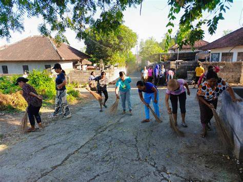 Community clean up gotong royong