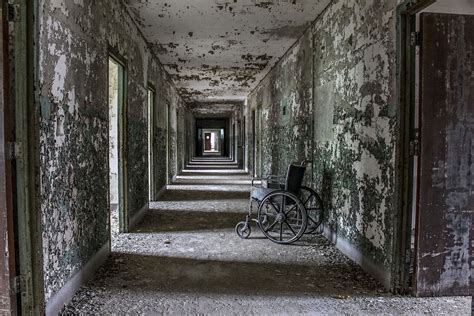 Creepy Abandoned Mental Hospital